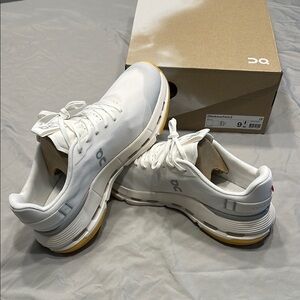 On Running - Cloudnova Form 2 - White/Ivory - NWT - M9